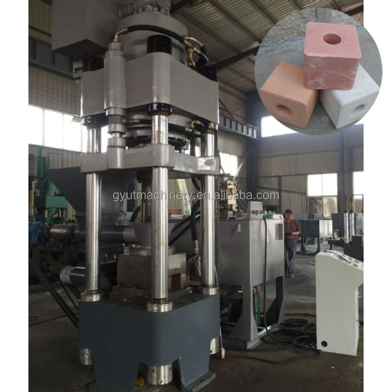 50000 UT Máquina hidráulica de lamber blocos de 8 toneladas/h para produção de lambelas de sal de bovinos