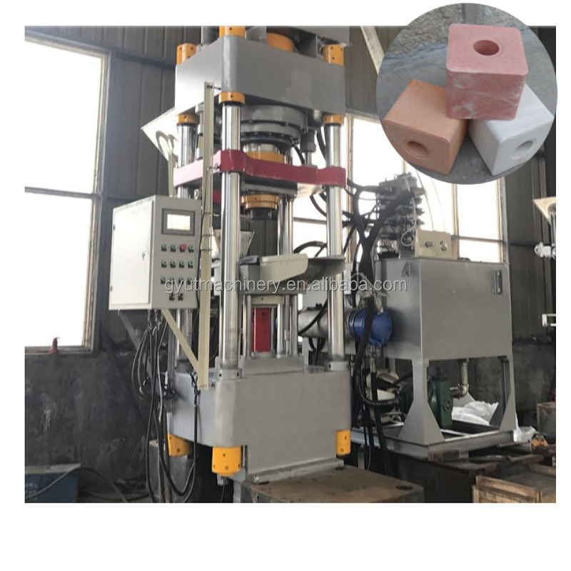 50000 UT Máquina hidráulica de lamber blocos de 8 toneladas/h para produção de lambelas de sal de bovinos