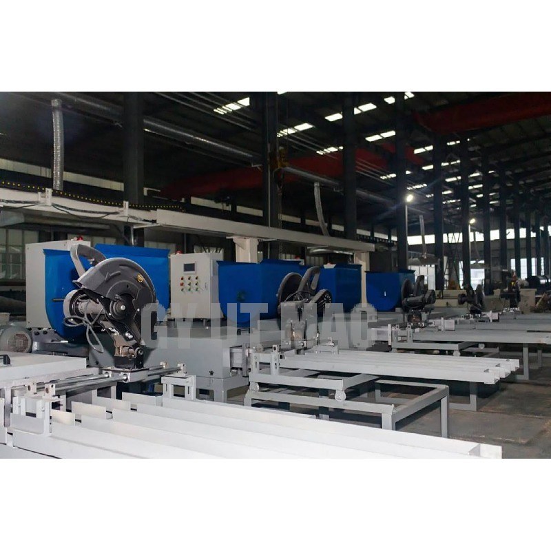 Máquina de fabricação de blocos de serragem de madeira de quatro cabeças de 90 mm * 90 mm com alta capacidade