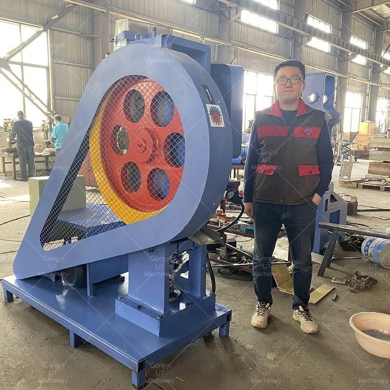 Máquina de prensagem de bombas de banho orgânica de alta capacidade com prensagem hidráulica de forja a quente na Rússia